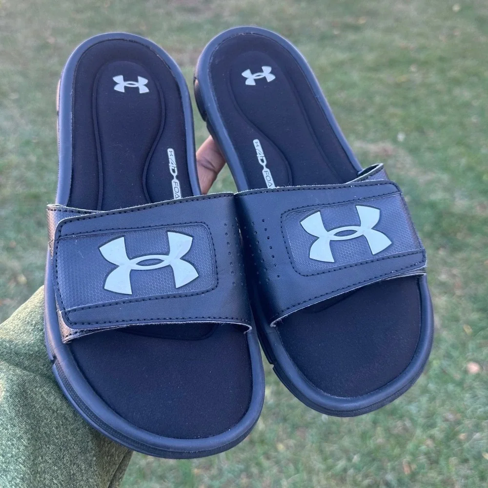 Under‎ Armour Big Kids Ignite V Slide Sandals Size 6Y Black Shoes